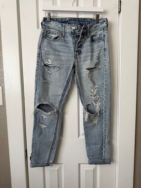 American Eagle Outfitters Tomgirl Light Blue Distressed Women's Jeans